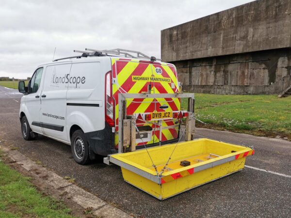 vehicle towing mobile ground penetrating system from 3D-Radar
