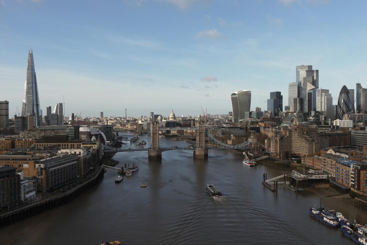 Delivering flood defence intelligence across 9km of restricted riverside using advanced UAV LiDAR and intelligent planning.